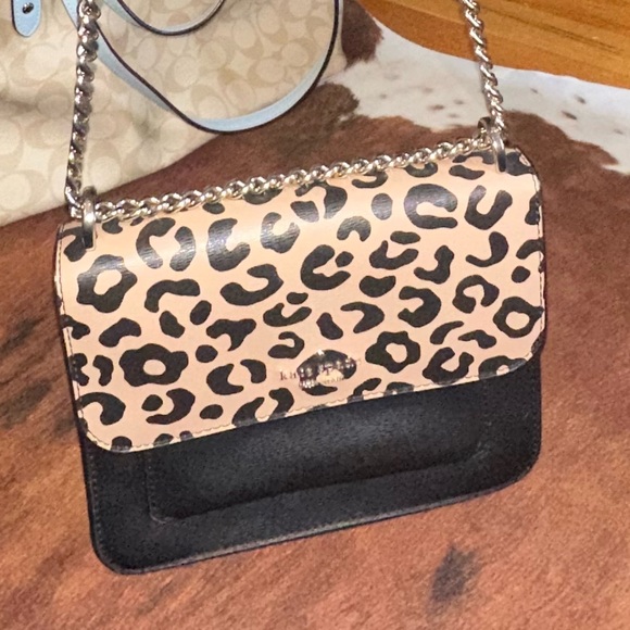 Leopard Print Crossbody Bag with Chain Strap - Picture 1 of 2